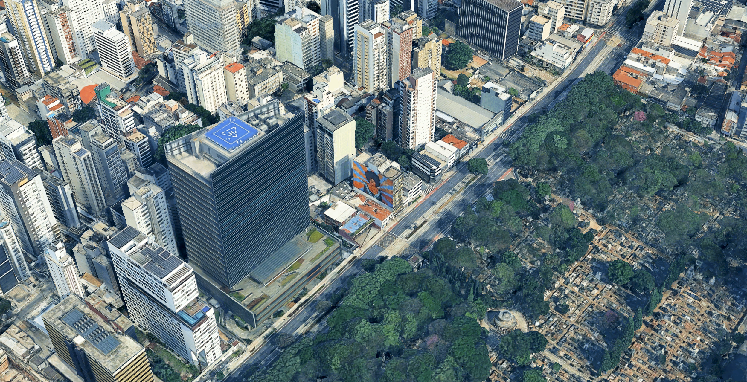 Vista aérea da Rua da Consolação com o painel em homenagem a Elza Soares.